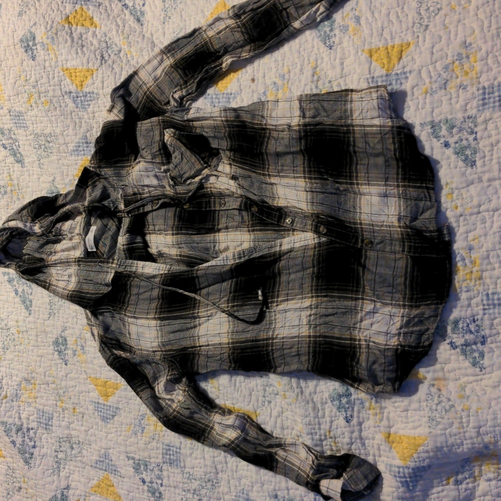 Maurice's black white and yellow light weight button down hooded flannel top